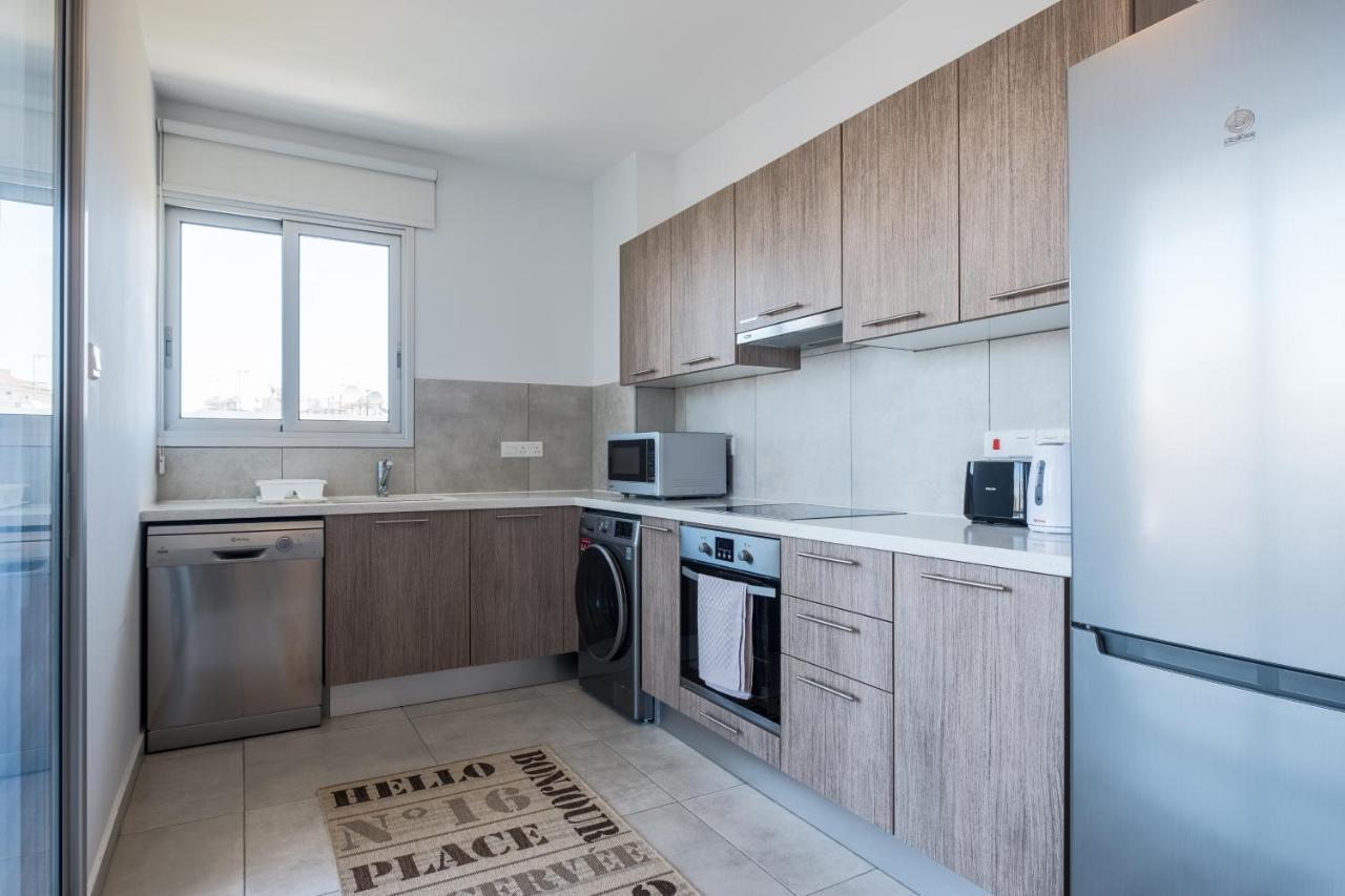 Solaar Apartments Faneromeni Larnaca Extérieur photo