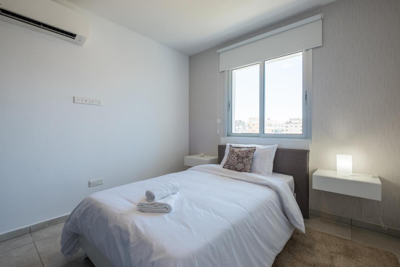 Solaar Apartments Faneromeni Larnaca Extérieur photo