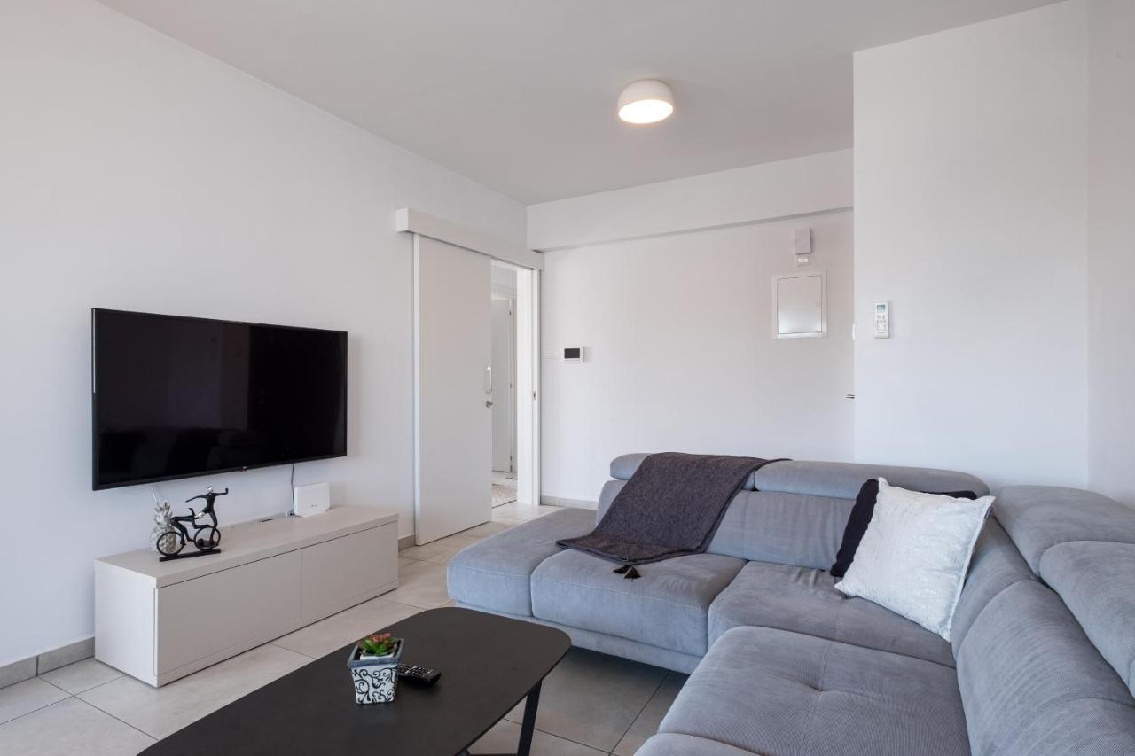 Solaar Apartments Faneromeni Larnaca Extérieur photo